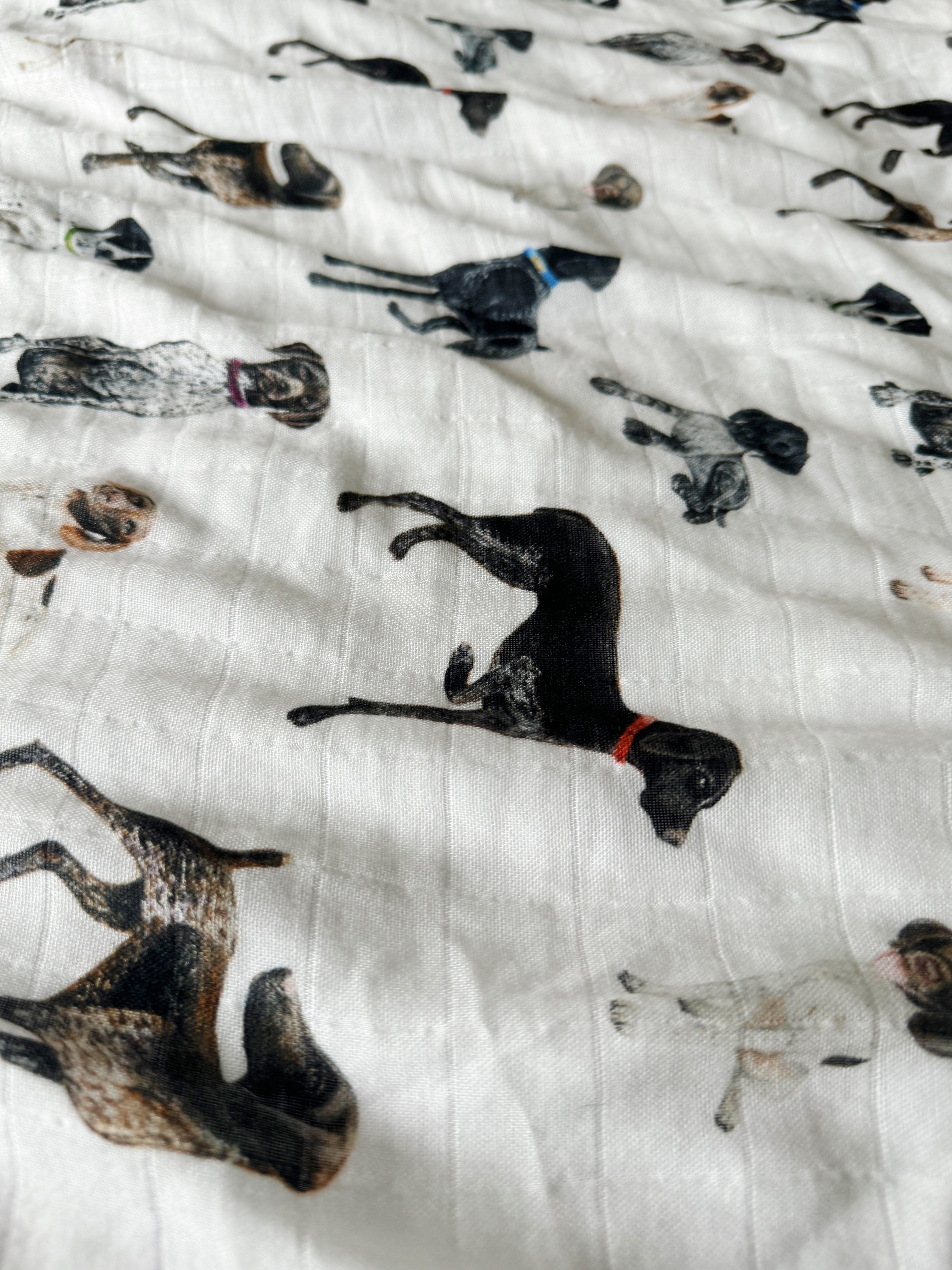 Comfy and breathable swaddle with German Shorthaired Pointer printed on soft white fabric, good for baby’s early days