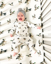 Load image into Gallery viewer, Diving Ducks - Crib Sheet