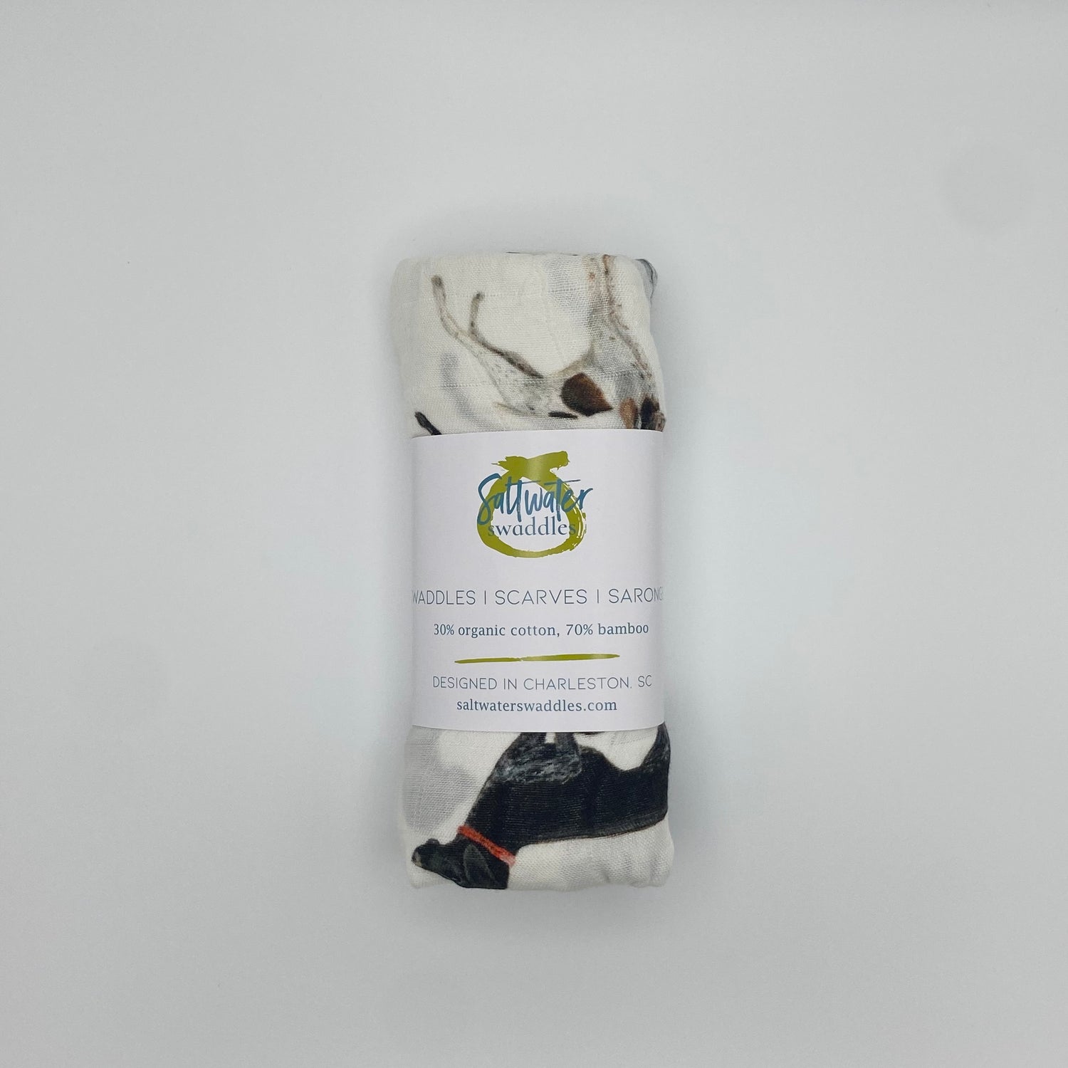 Comfy and breathable swaddle with German Shorthaired Pointer printed on soft white fabric, good for baby’s early days